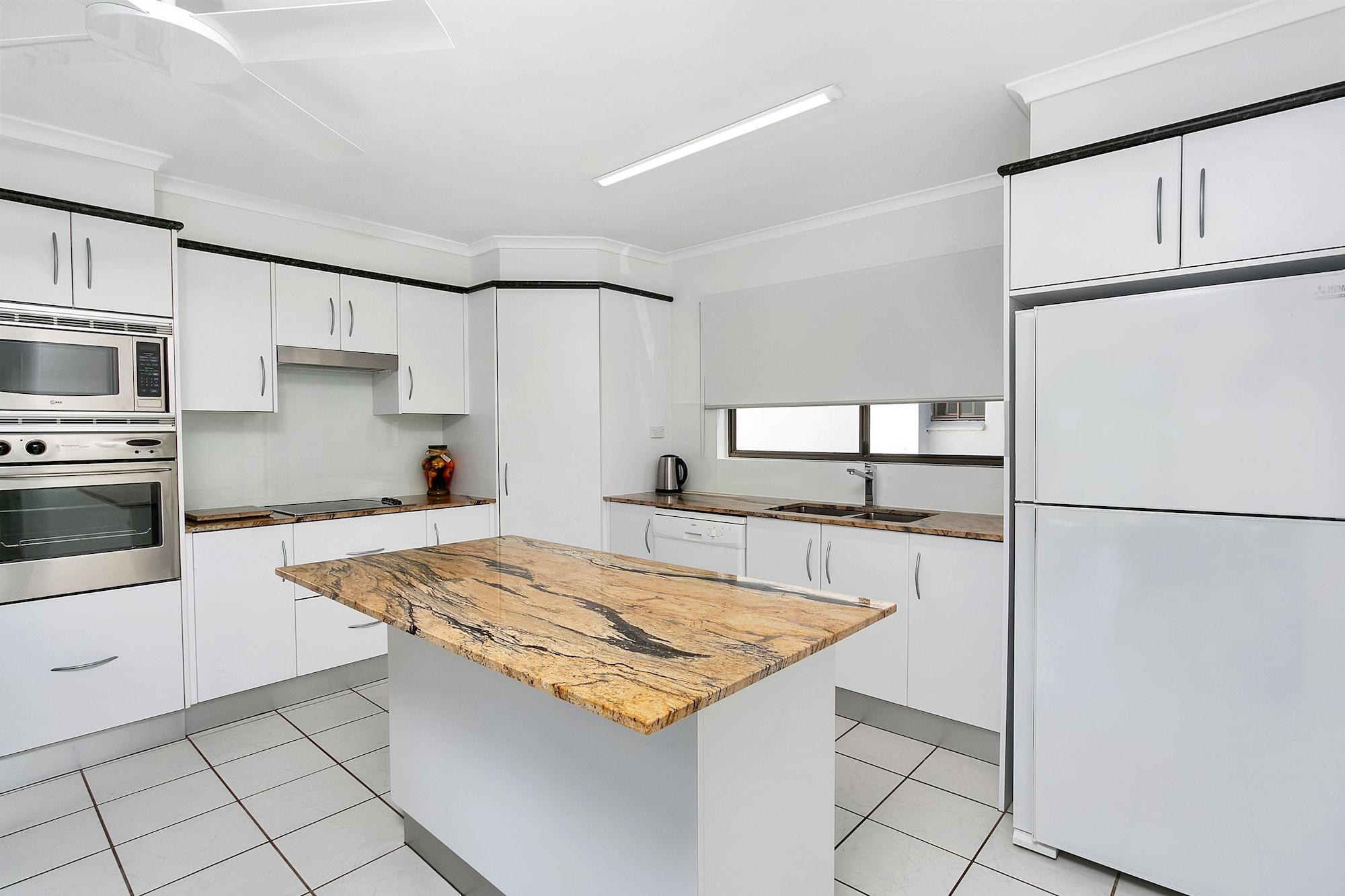 Roydon Beachfront Apartments Trinity Beach Luaran gambar