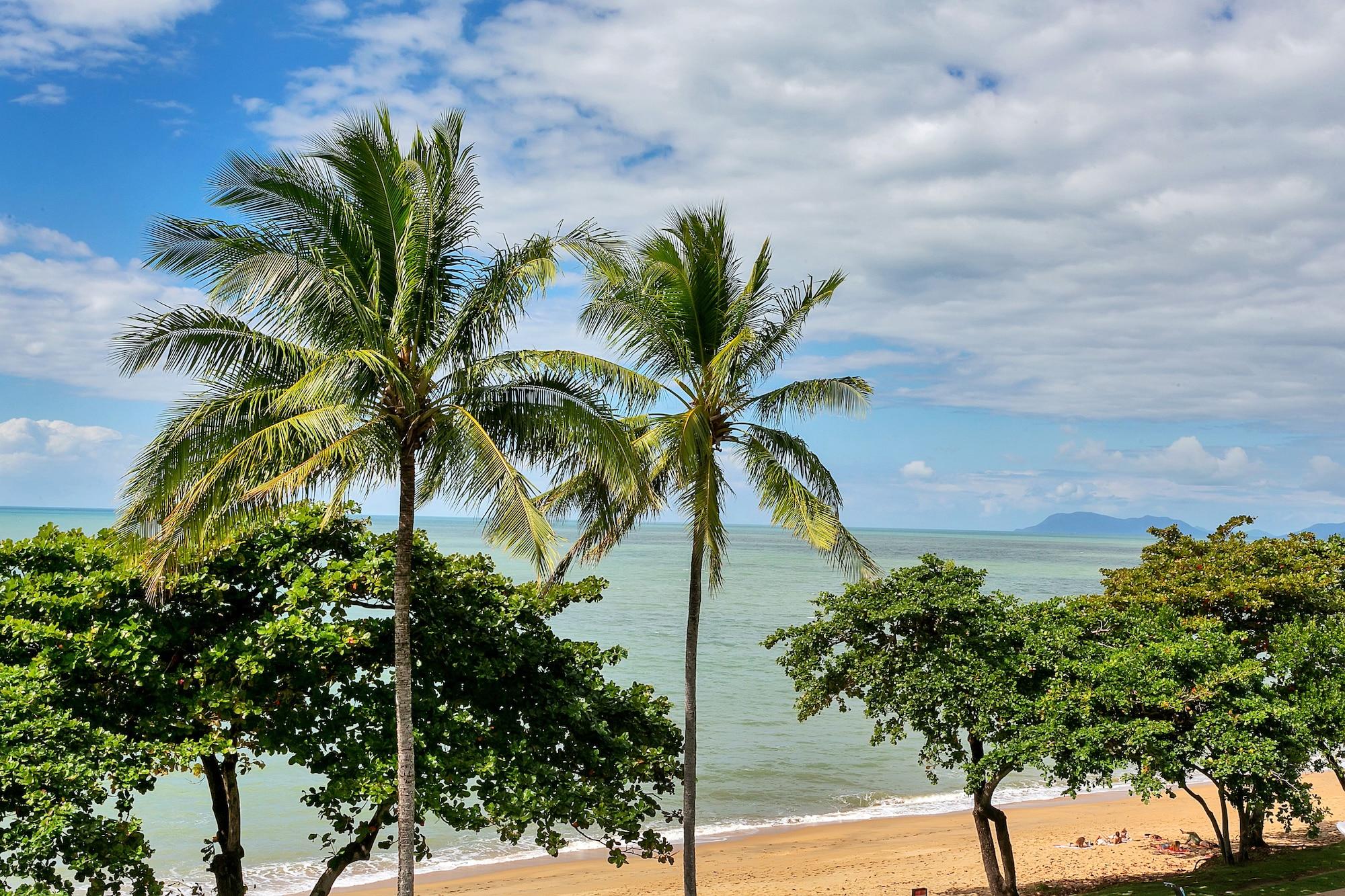 Roydon Beachfront Apartments Trinity Beach Luaran gambar