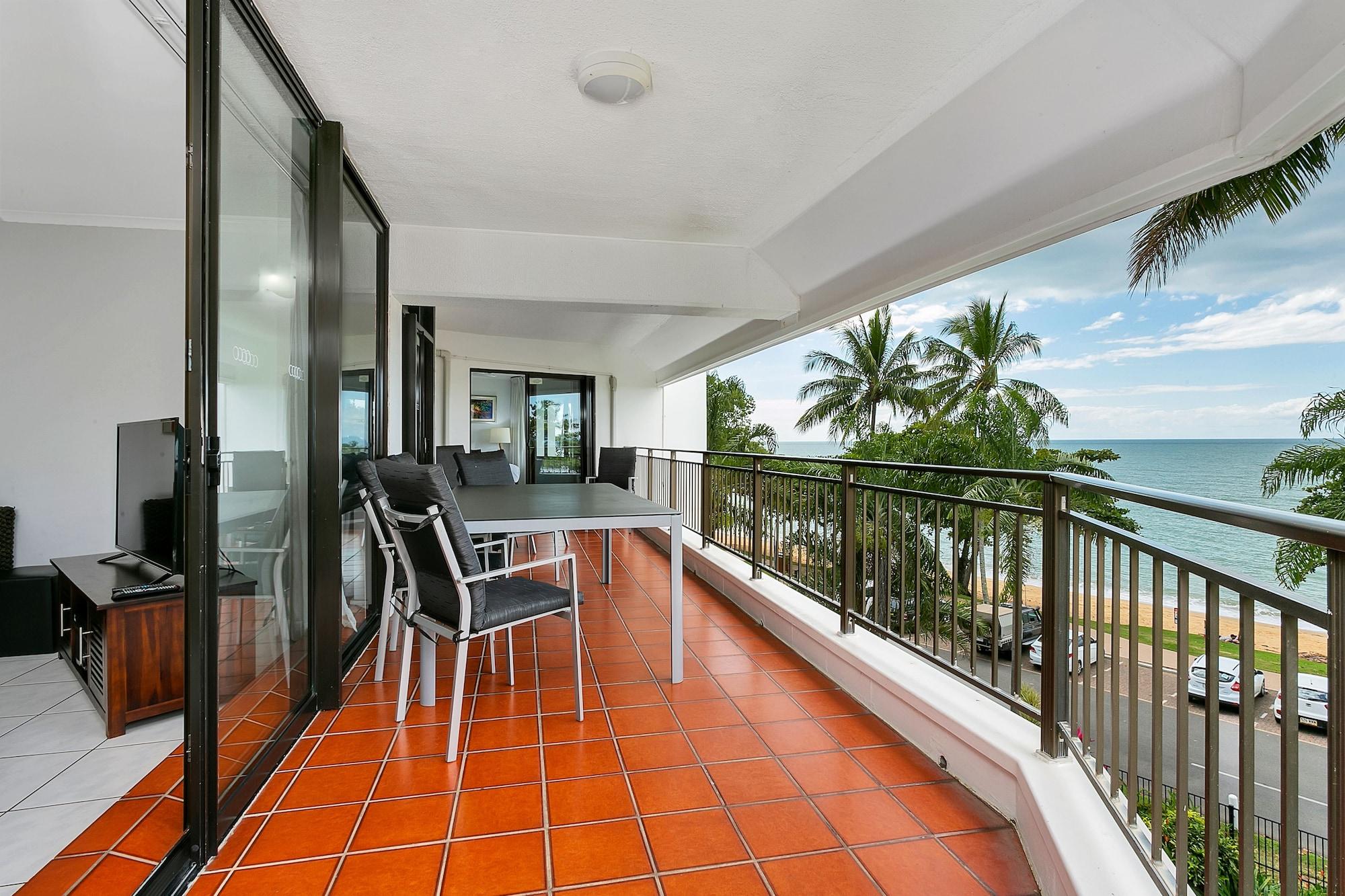 Roydon Beachfront Apartments Trinity Beach Luaran gambar