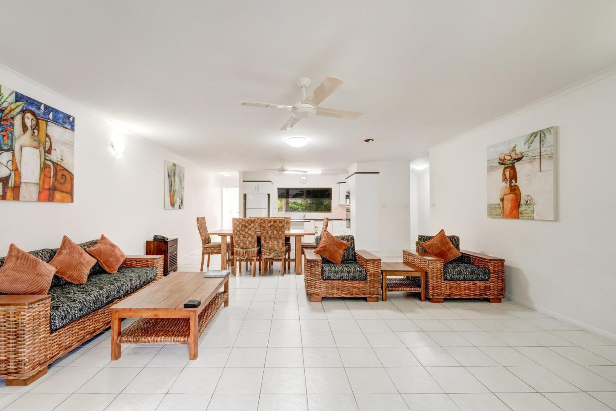 Roydon Beachfront Apartments Trinity Beach Luaran gambar
