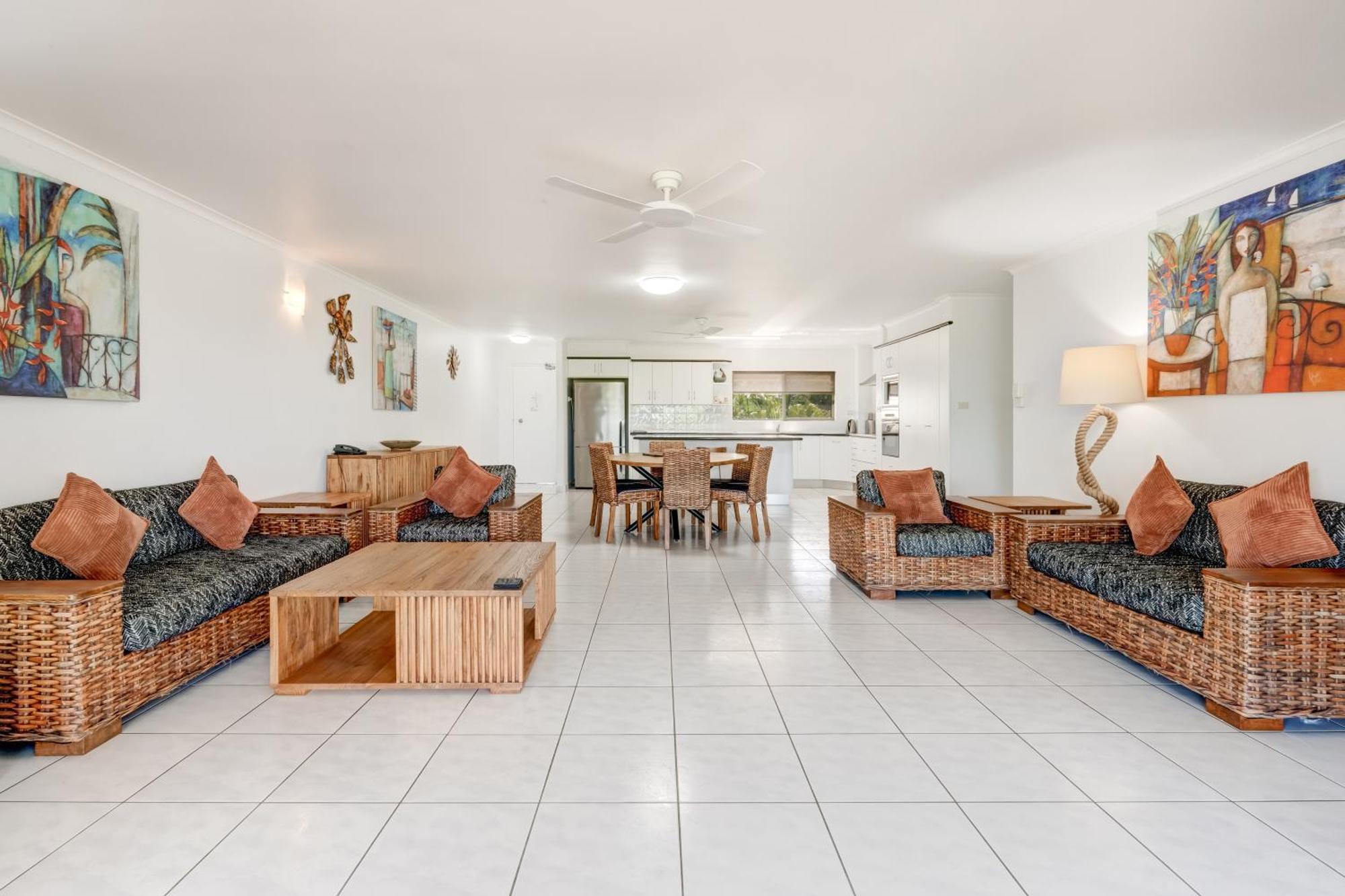Roydon Beachfront Apartments Trinity Beach Luaran gambar