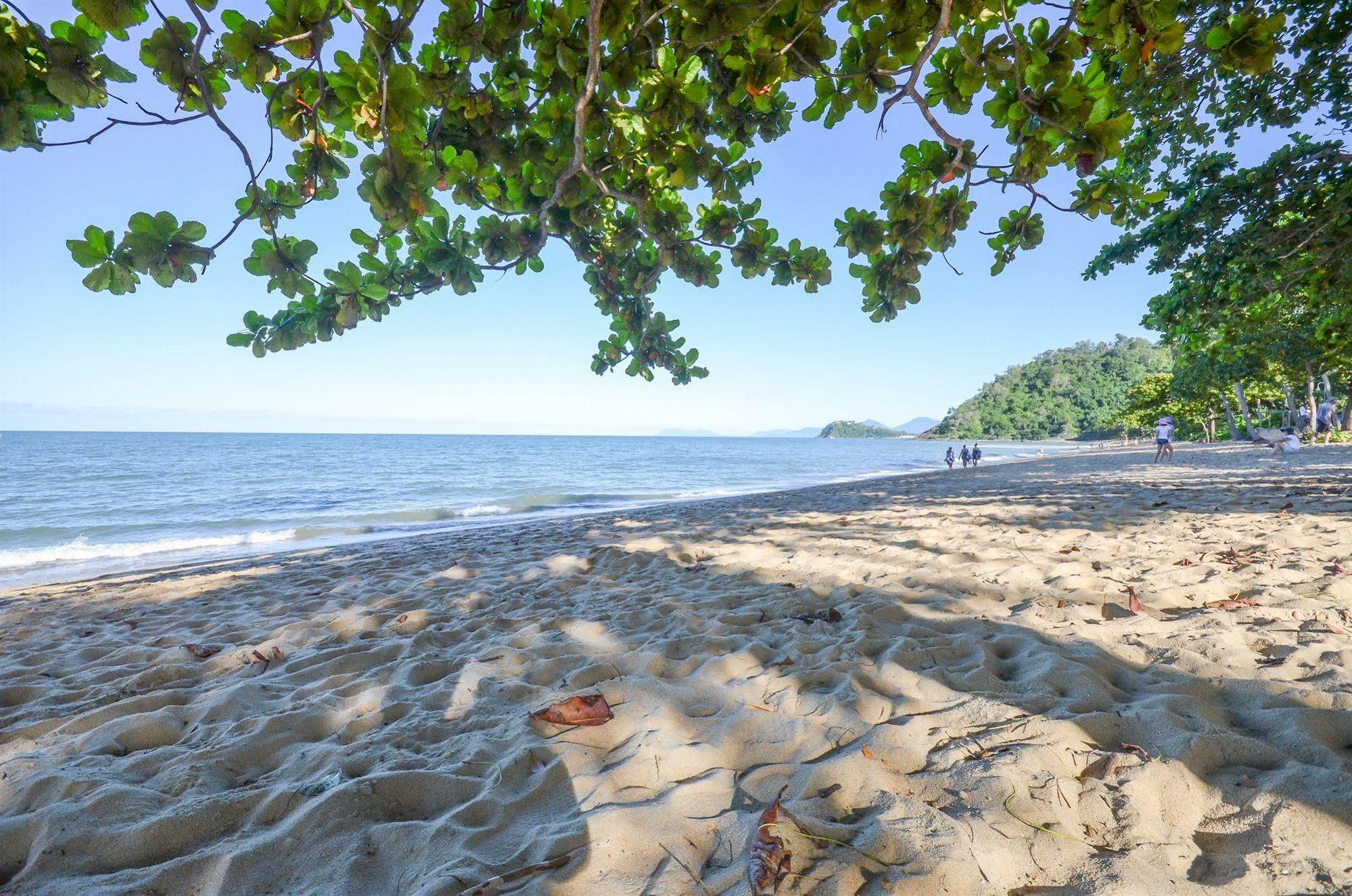 Roydon Beachfront Apartments Trinity Beach Luaran gambar