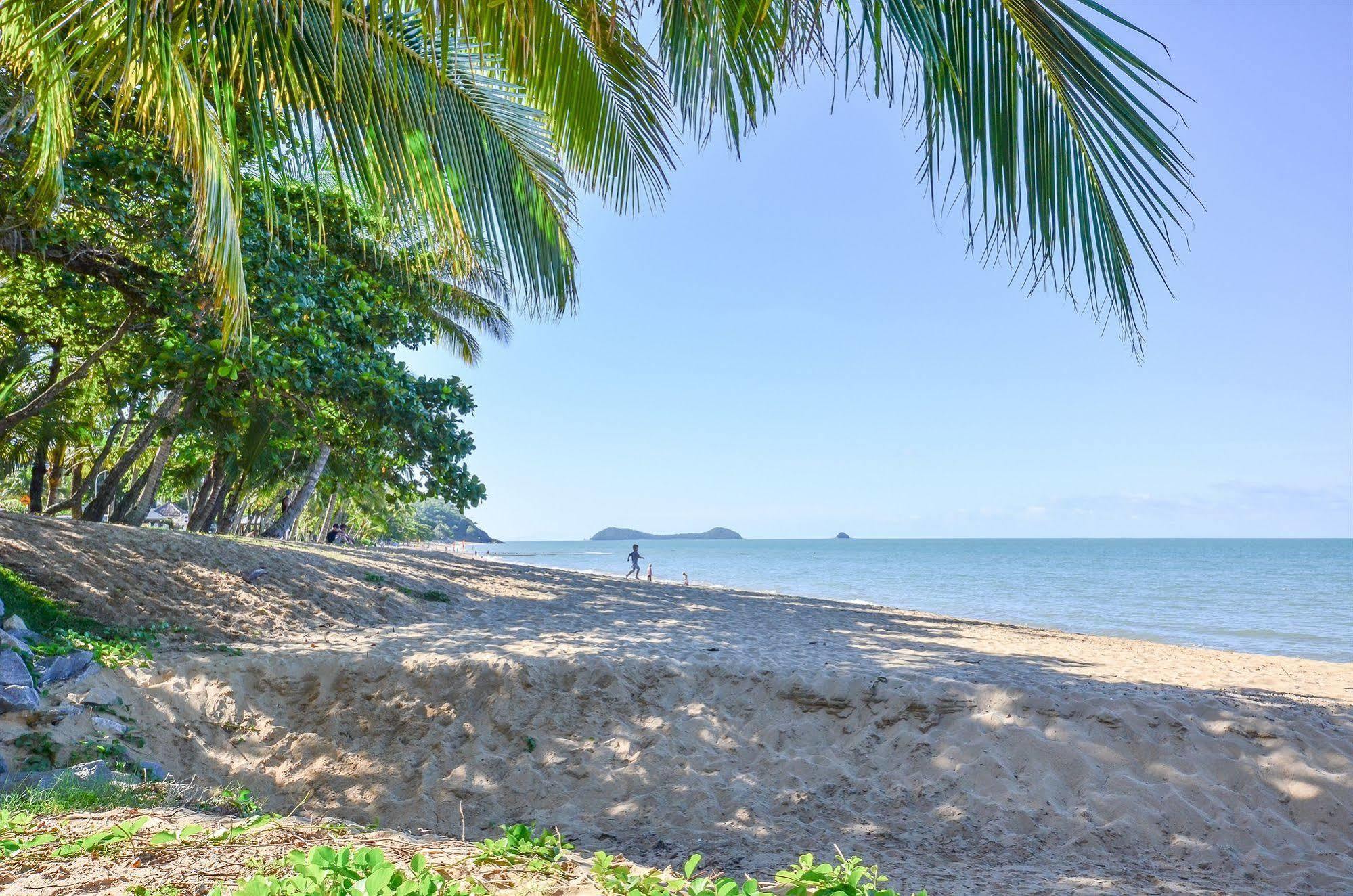 Roydon Beachfront Apartments Trinity Beach Luaran gambar