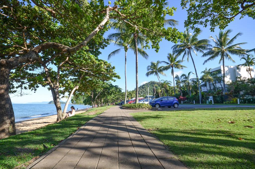 Roydon Beachfront Apartments Trinity Beach Luaran gambar