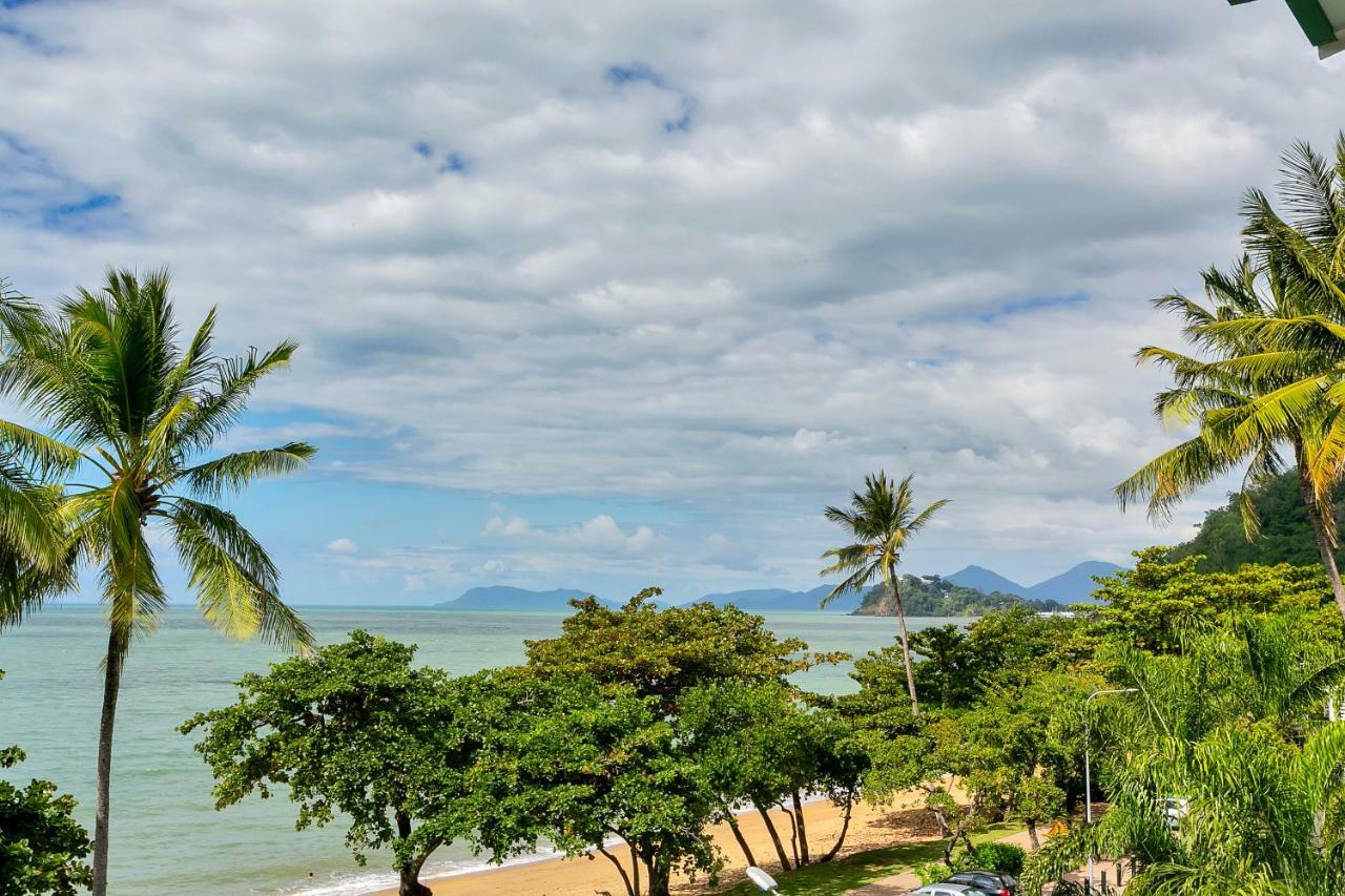 Roydon Beachfront Apartments Trinity Beach Luaran gambar